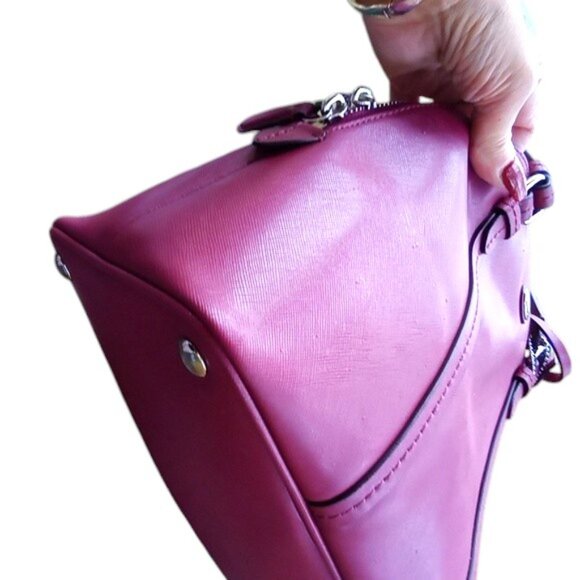 Coach Wine Color Leather LIKE NEW Shoulder Bag no callouts - Picture 6 of 7